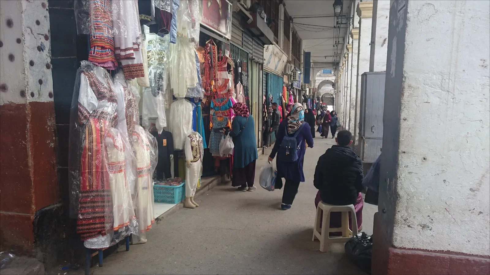 General Union of Algerian Merchants and Artisans Refutes Strike Rumors