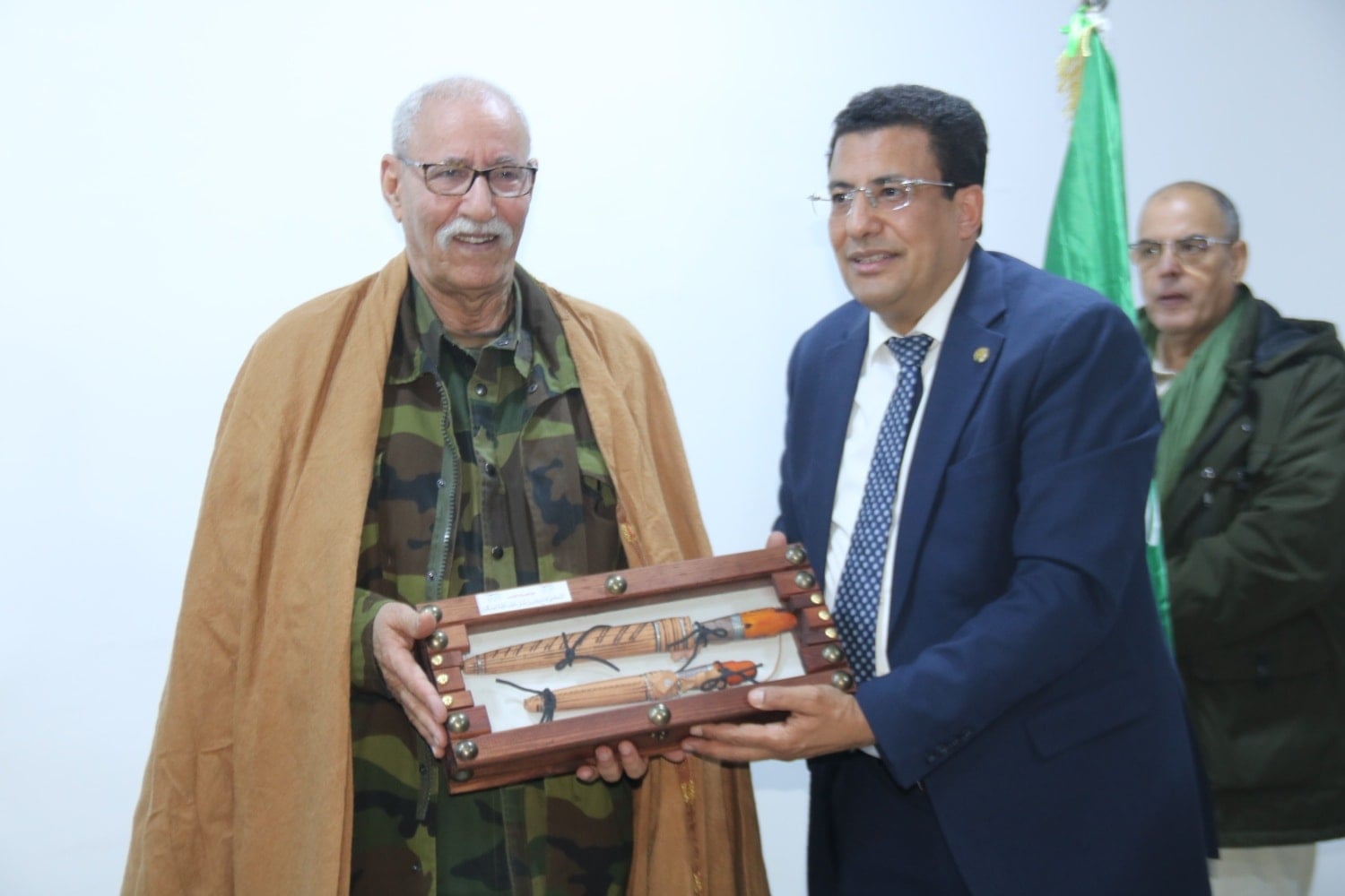 Sahrawi President Honored with Authentic Algerian Burnous