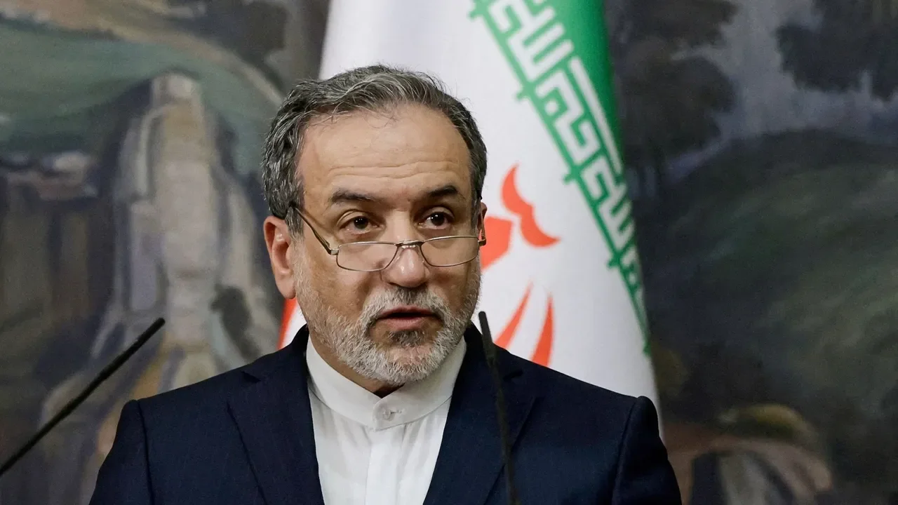 Araghchi: Enrichment is a Right for Iran and Must Continue