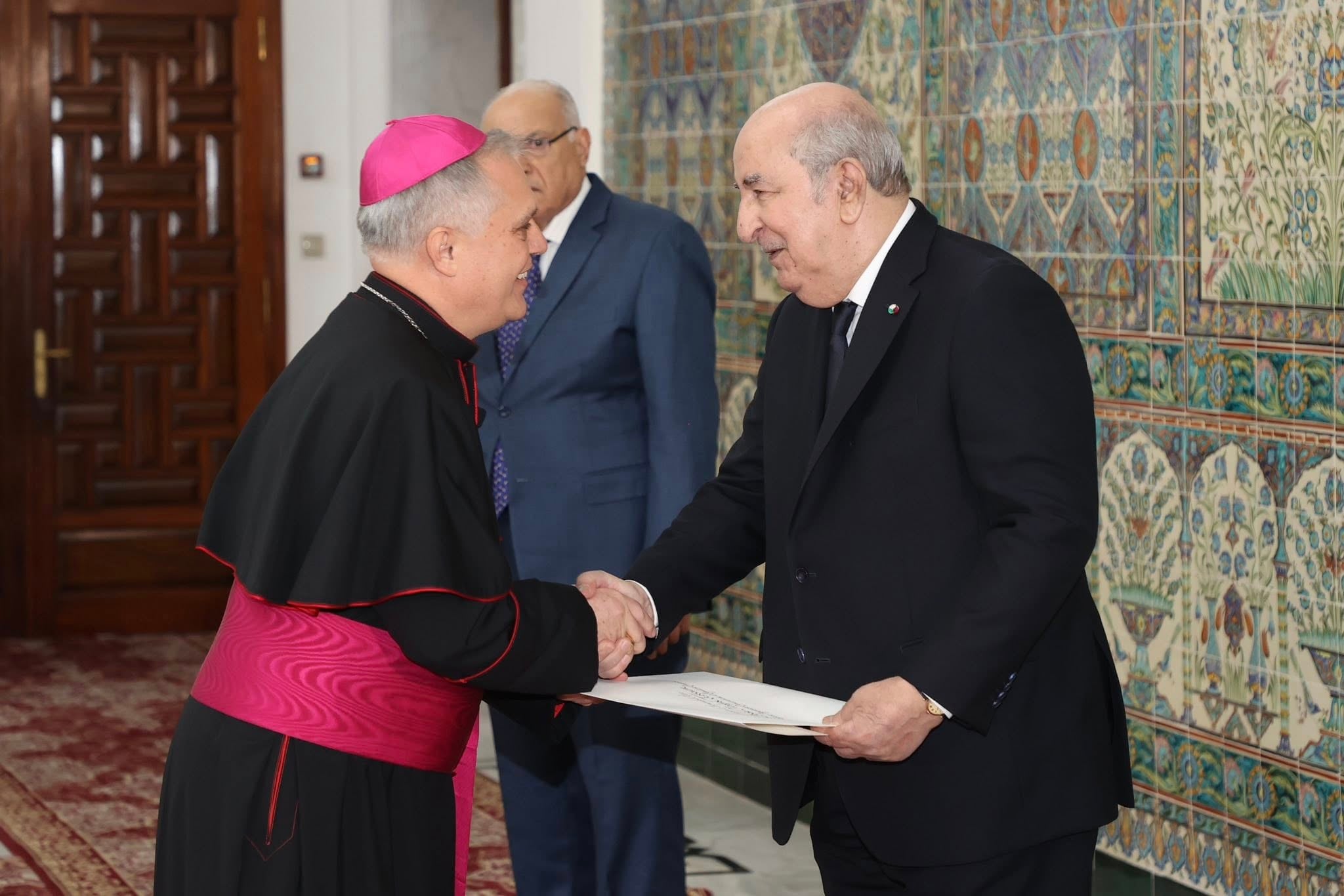 President of the Republic receives credentials of four new ambassadors