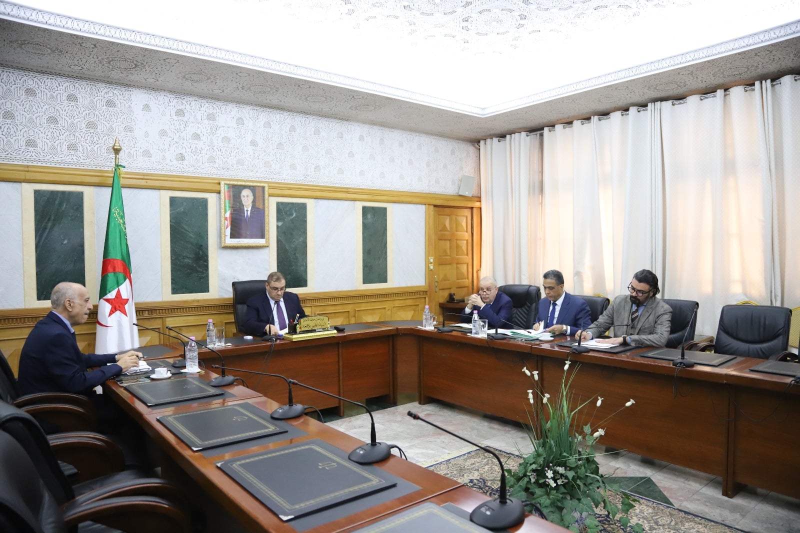 Boujemaa Holds Meeting to Ensure Sector Services Functioning During Ramadan