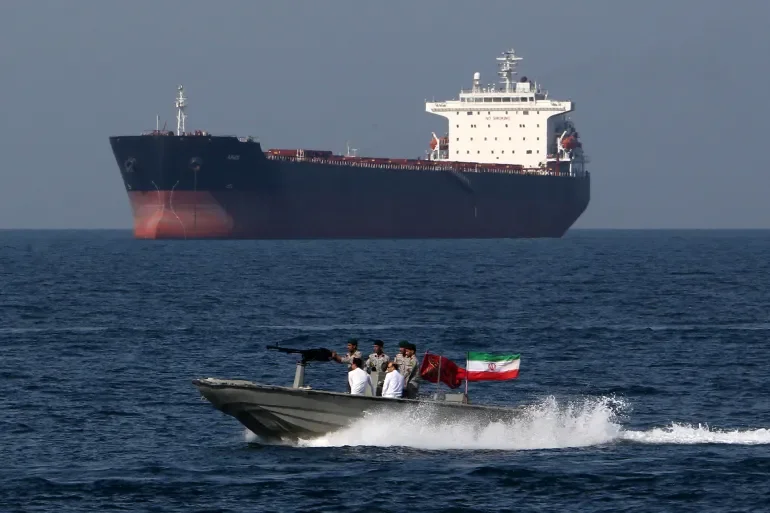 Closing the Strait of Hormuz Threatens a Sharp Jump in Global Oil Prices