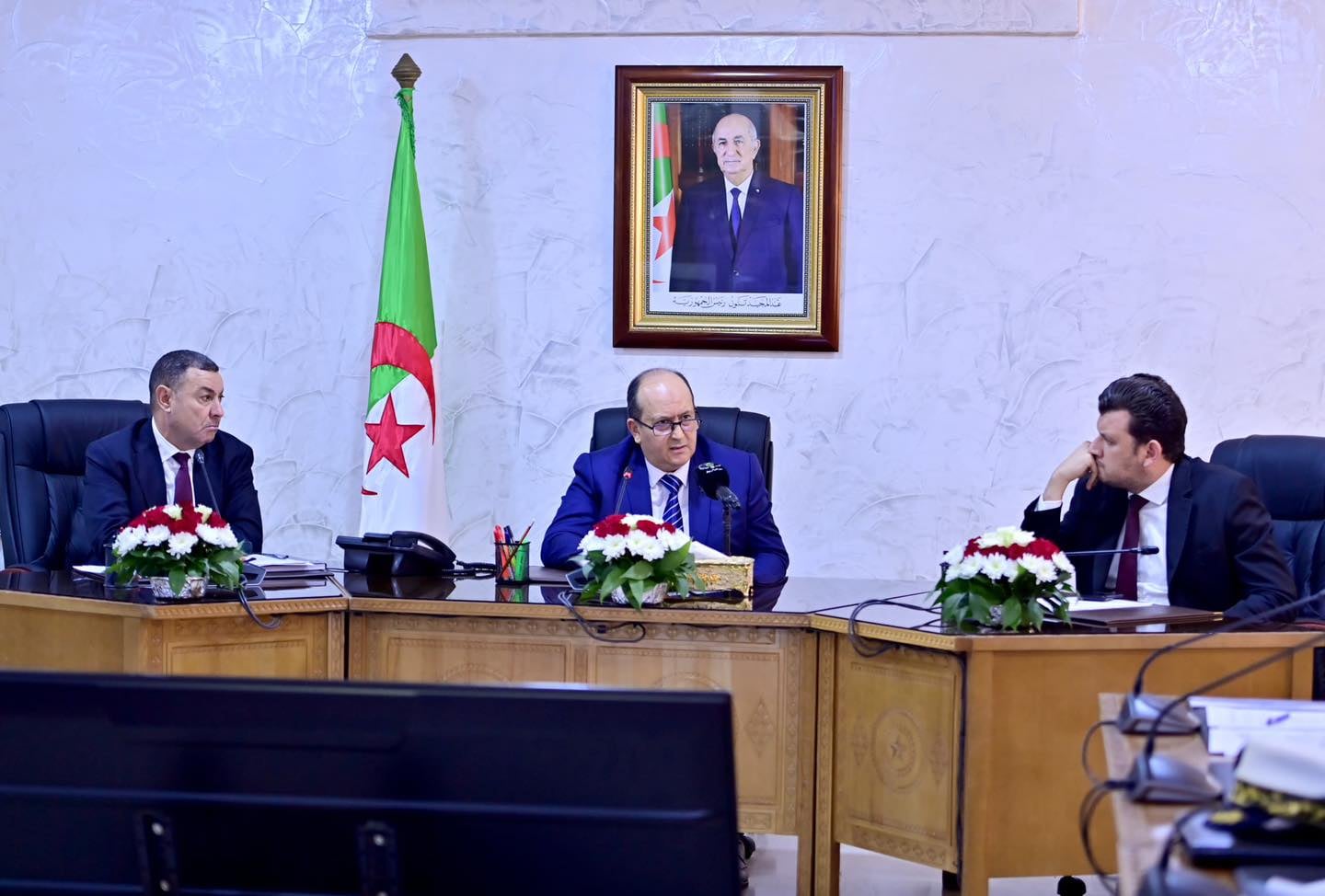 Prime Minister chairs a joint ministerial meeting