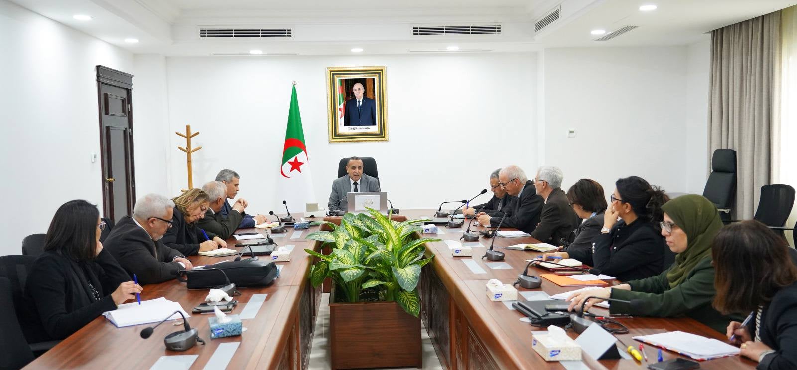 Adjal Chairs Meeting to Review Energy Consumption Rationalization Files