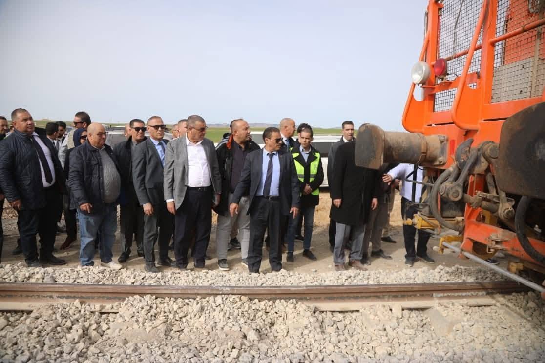 Djellaoui Inspects Construction Workshops of the Eastern Mining Railway Line Project