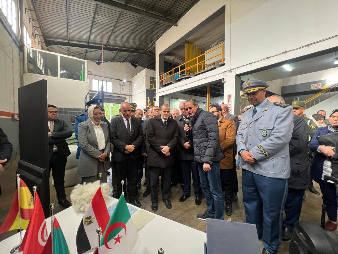 Tlemcen: Export of a shipment of cotton padding to Egypt