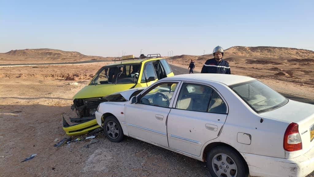 Timimoun: Five Injured in Two-Car Collision