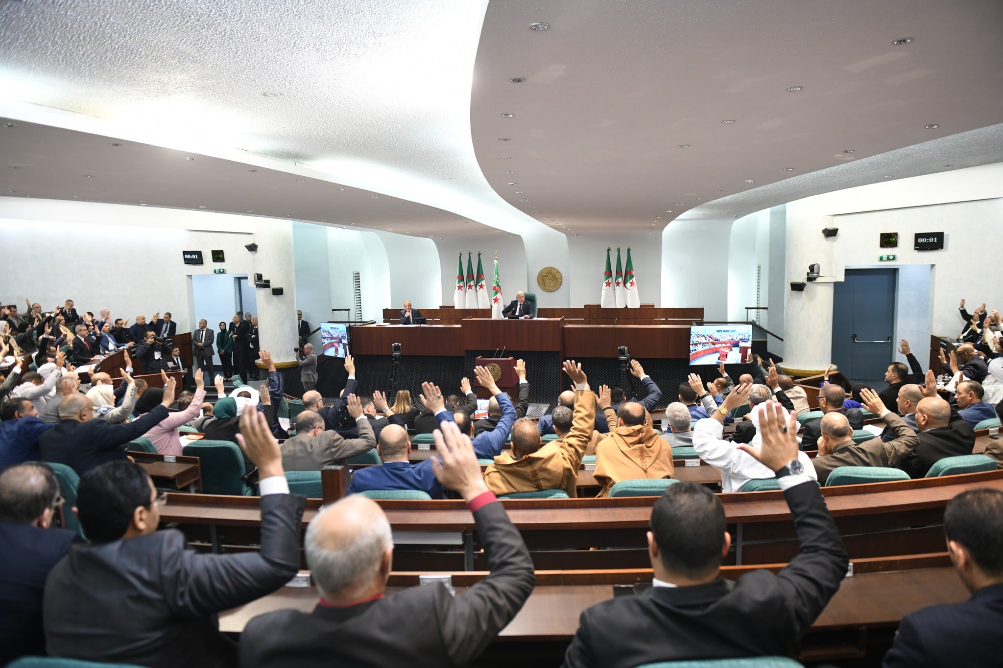 Parliament Approves Disputed Provisions in Traffic Law Text