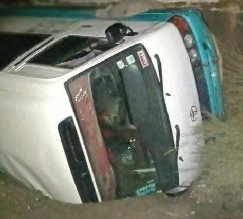 Injuries reported in passenger bus overturn