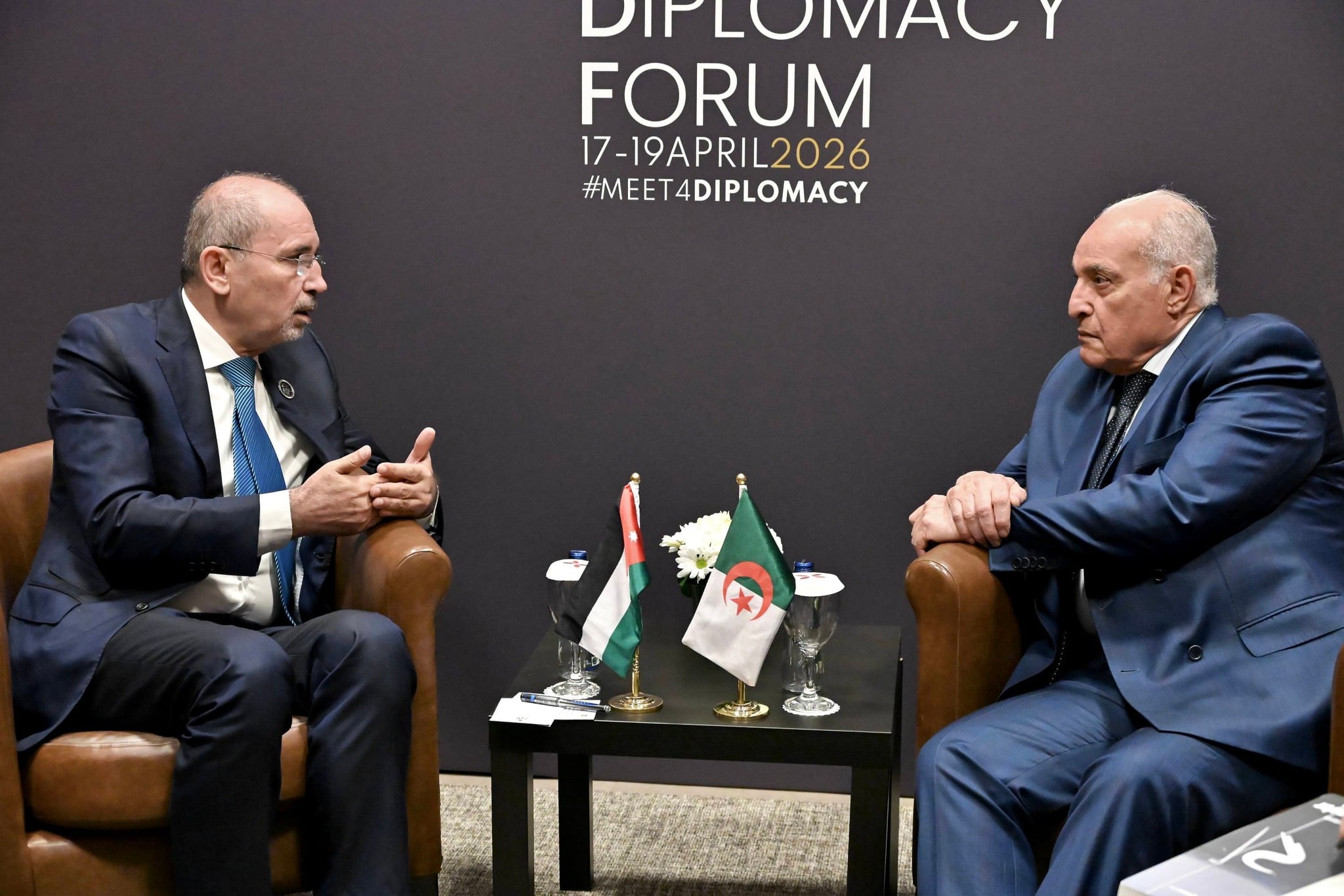 Algeria’s Attaf Holds Bilateral Talks with Jordanian Counterpart on Sidelines of Antalya Diplomatic Forum