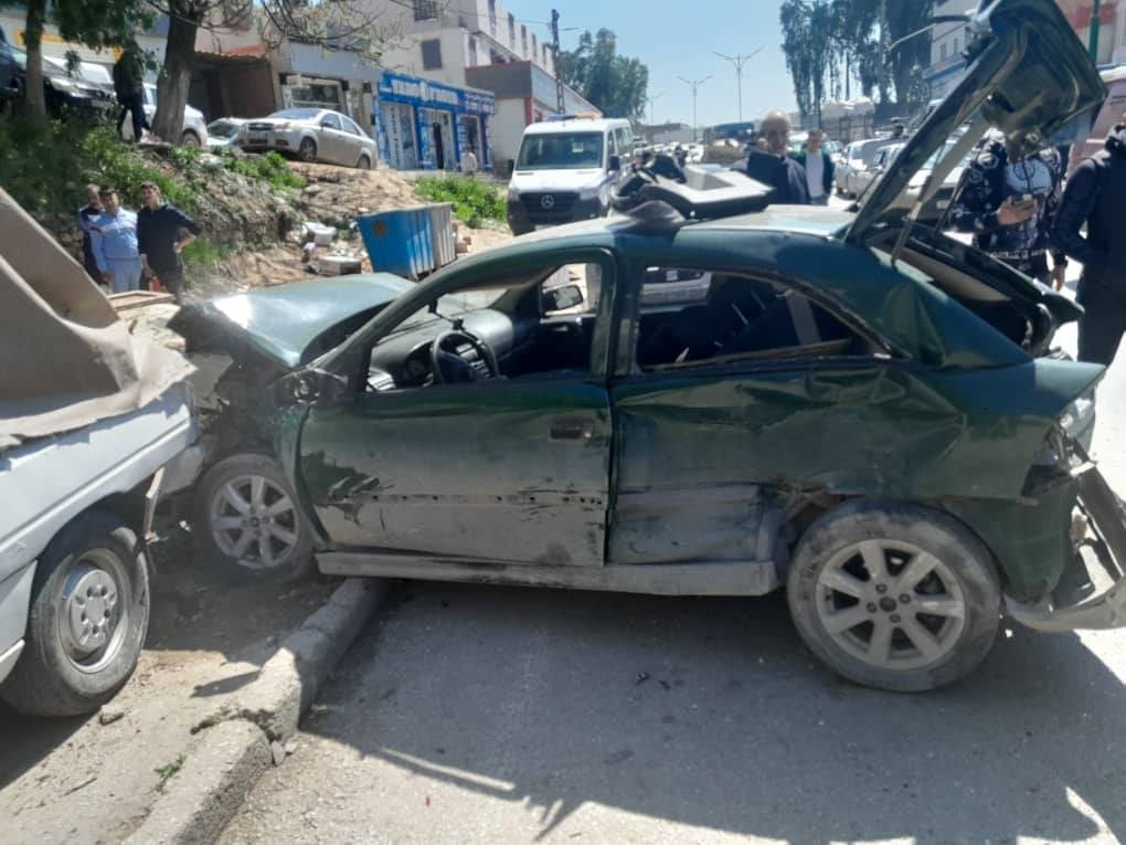 Injuries in a multi-vehicle collision between a truck and 8 cars