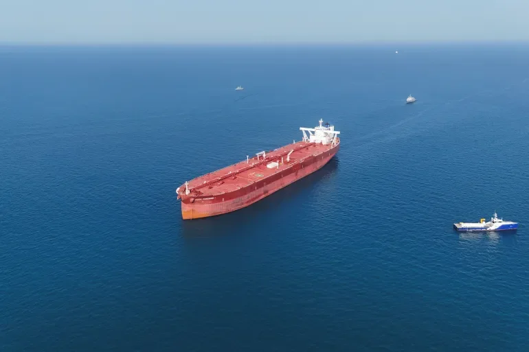 Iran Re-Closes Strait of Hormuz, Accuses US of ‘Maritime Piracy’ as War Threats Loom
