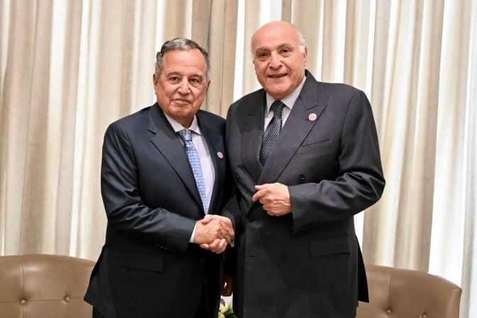 Algeria Reaffirms Support for Arab Cooperation in Meeting with Arab League Chief