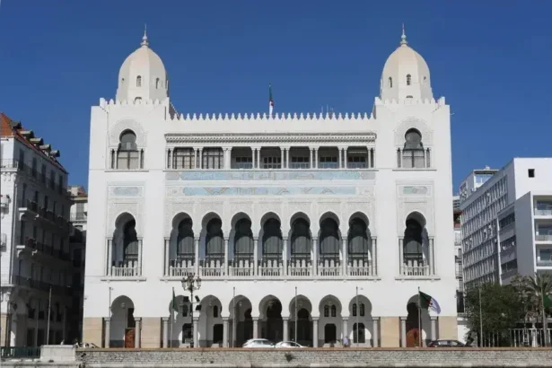 9th Algiers Festival Begins at Sablat Park