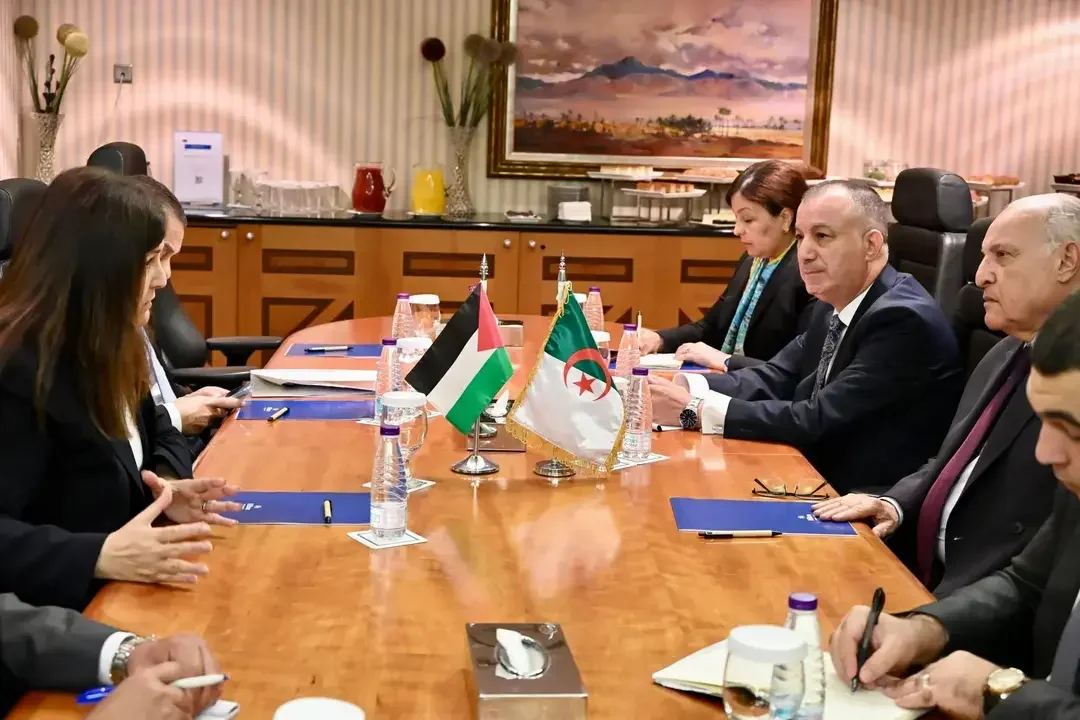 Attaf Meets Palestinian Counterpart in Jeddah