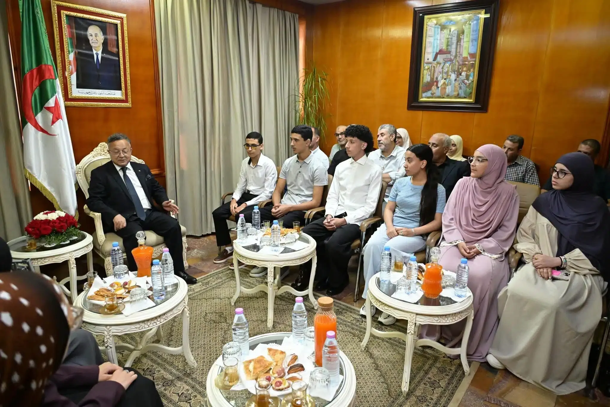 Minister Baddari Greets Baccalaureate Honorees, Supports Study Abroad