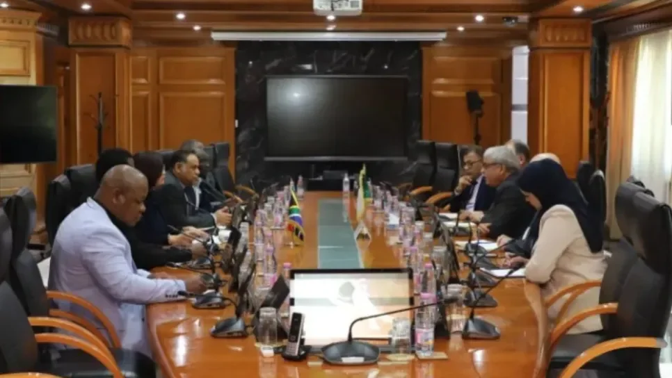 Minister Haneefi Meets South Africa, Angola Mining Officials