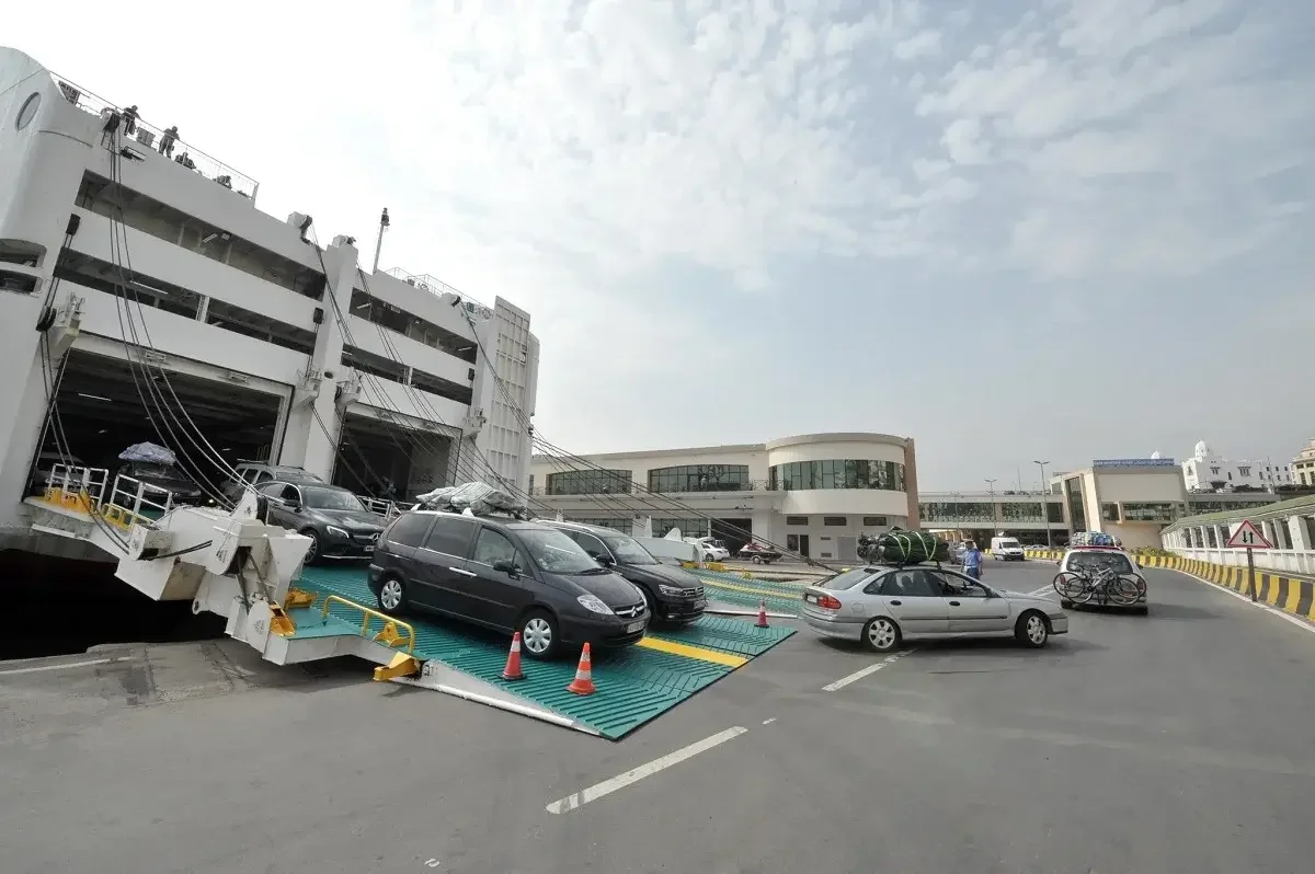 Travelers Resume Vehicle Ferrying to Algerian Ports