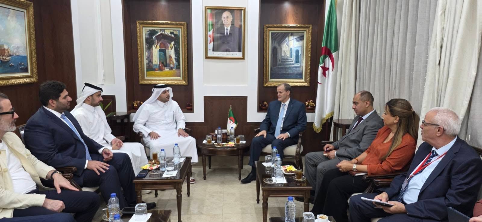 Minister Rezig Hosts Qatari Business Delegation for Investment Talks