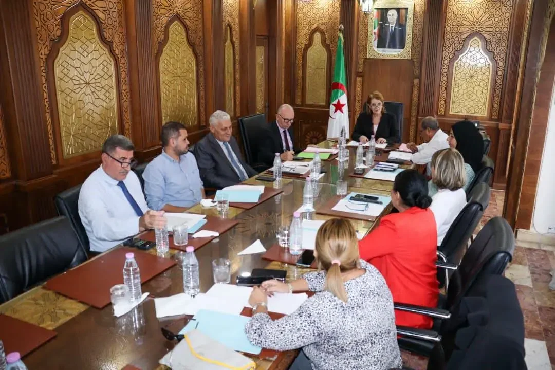 National Prize Committee Reviews 780 Craft Product Entries