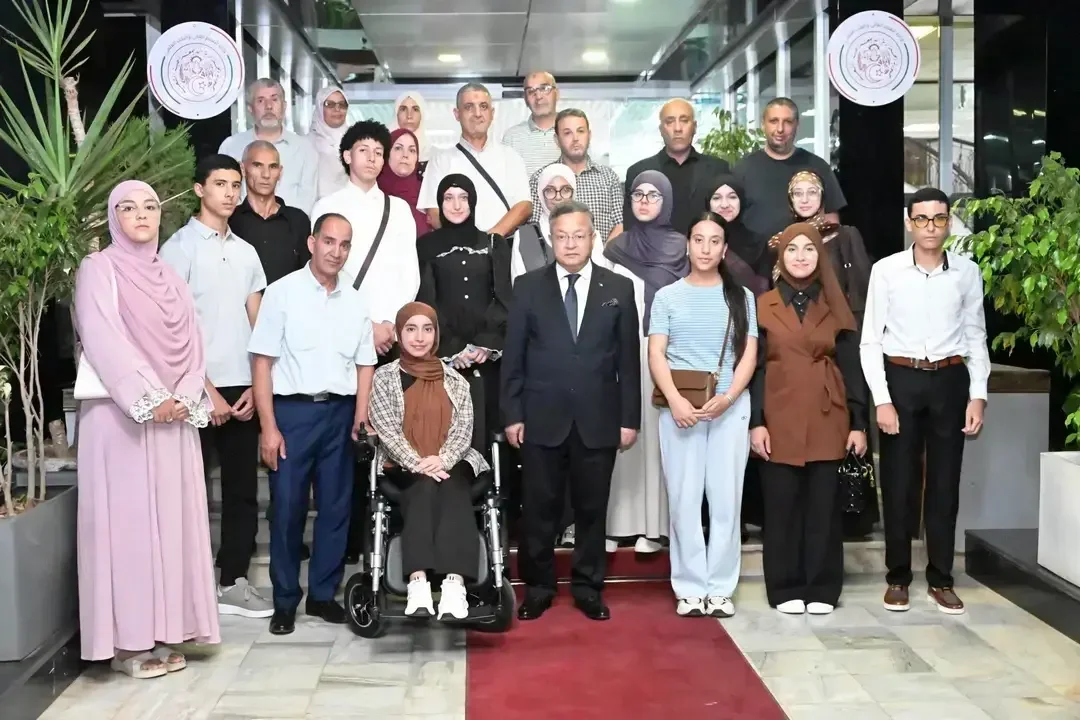 High-Achieving Baccalaureate Students Depart for England Studies