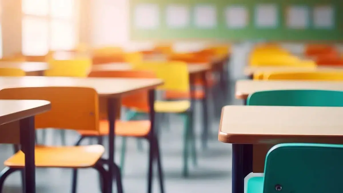 Private Schools Transition to Algerian National Programs