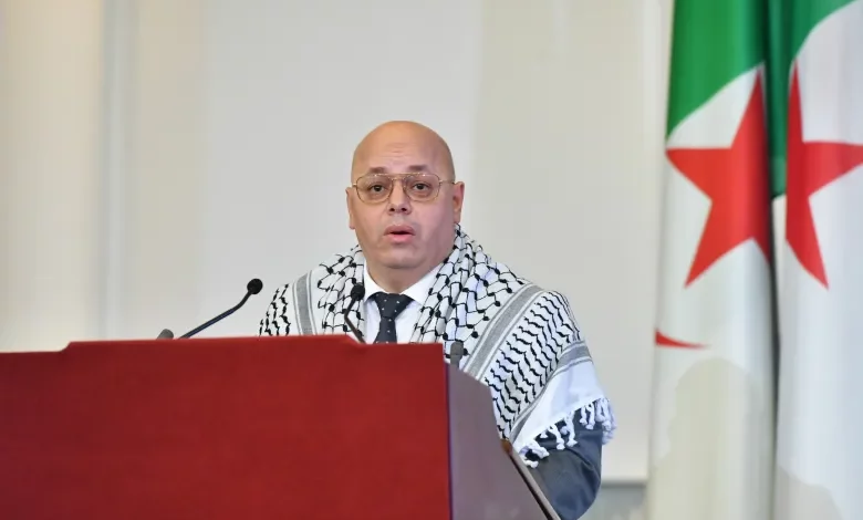 Algeria's Unwavering Stance on Palestine to be Immortalized in History, Says Minister Rabiega Algerian Minister of Mujahideen and Rights Holders, El Aid Rabiega, affirmed on Thursday that Algeria's steadfast positions on the Palestinian cause will be etched in history for generations to come. Speaking at the 35th anniversary event of the declaration of the State of Palestine in Algeria, Minister Rabiega highlighted the historical and geographical significance of this declaration, drawing parallels with the epic achievement of Algeria's November 1954 Revolution as a dignified path to overcoming injustice and liberating people and nations. Rabiega emphasized, “Algeria considers the Palestinian people and their ongoing revolution an integral part of our nation's destiny,” praising the unwavering positions expressed by President Abdelmadjid Tebboune in international and regional forums against the brutal occupation and calling for an end to Zionist aggression. The Palestinian Ambassador to Algeria, Fayez Abu Aita, recalled the momentous declaration of the State of Palestine led by the late Yasser Arafat, considering Algeria the birthplace of the Palestinian revolution. “From Algeria, we pledge to continue the path of martyrs and persist in our march towards liberation and return,” he stated. Ambassador Abu Aita also lauded President Tebboune's stance against Western attempts to criminalize the Palestinian struggle, quoting him saying, “The Palestinian people are not terrorists and will never be.” The conference's concluding statement reaffirmed the centrality of the Palestinian cause and unconditional support for the inalienable rights of the Palestinian people, including their right to freedom, self-determination, and the establishment of an independent, sovereign State of Palestine with East Jerusalem as its capital. The statement also called for support of President Tebboune's proposal to form an international commission to investigate specified crimes and bring Zionist war criminals to the International Criminal Court. Furthermore, the conference stressed the need to continue efforts to protect occupied Palestine, its holy sites, and defend it against rejected and condemned attempts by the occupation to alter its demographic, Arab-Islamic identity, and its existing legal and historical status. For more information on Algeria's unwavering support for Palestine, visit dzwatch.net.