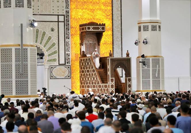 Mosques Call for Unified Support to Wildfire-Affected