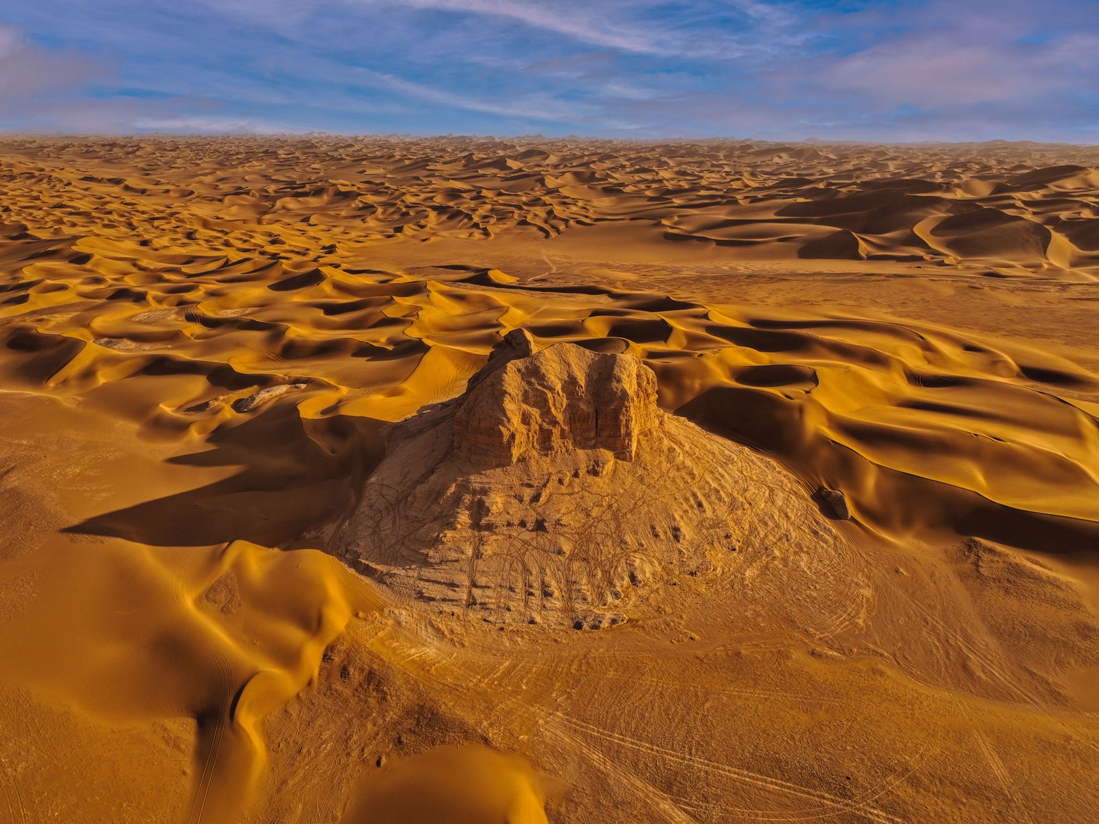 Sahara's Ancient Green Savanna Depicted in Algerian Rock Art