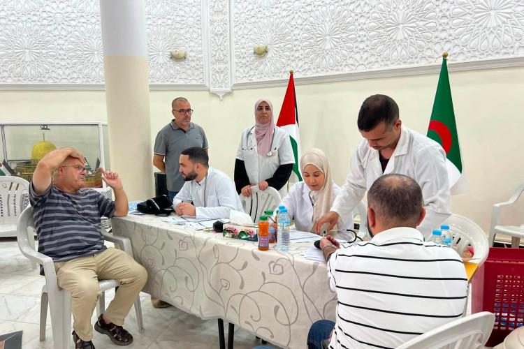 Palestinians Donate Blood in Algiers for Fire Victims
