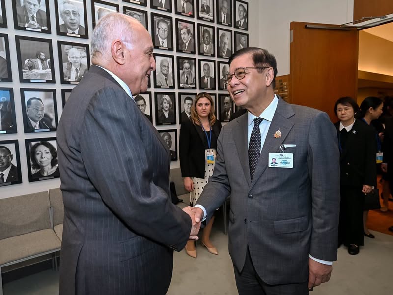 Thai Deputy Prime Minister Meets Attaf on Cooperation