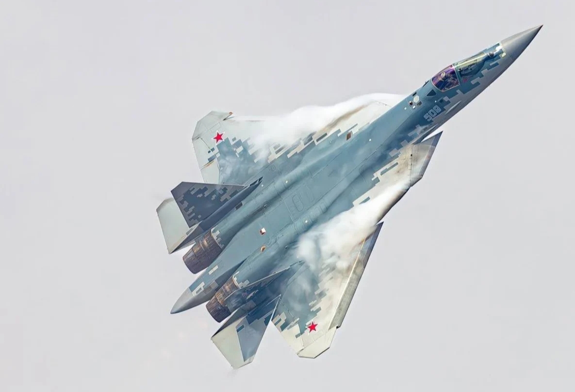 Su-57E Fighter Jet Debuts Publicly, Algeria a Top Prospect