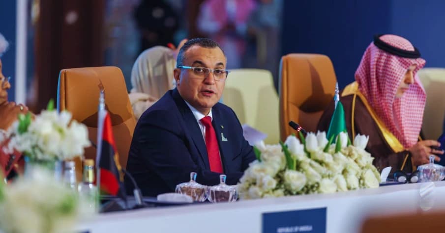 Minister Zerrouki Fosters AI, Technology Partnerships in Riyadh