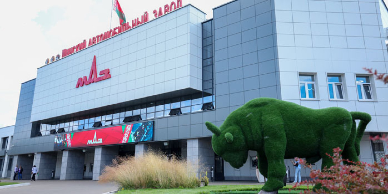 Belarusian Delegation Discusses MAZ Assembly, $500 Million Trade with Algeria