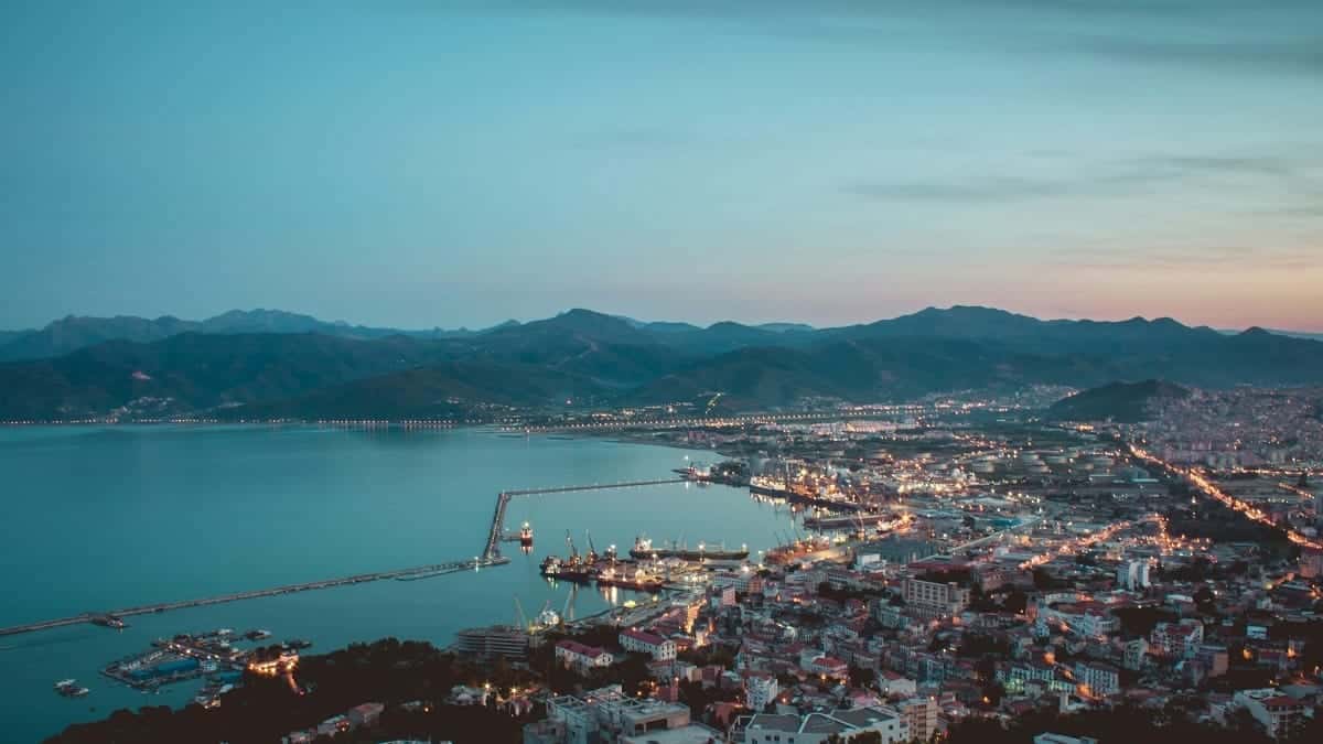 Cap Carbon Volunteer Earns Widespread Praise in Béjaïa