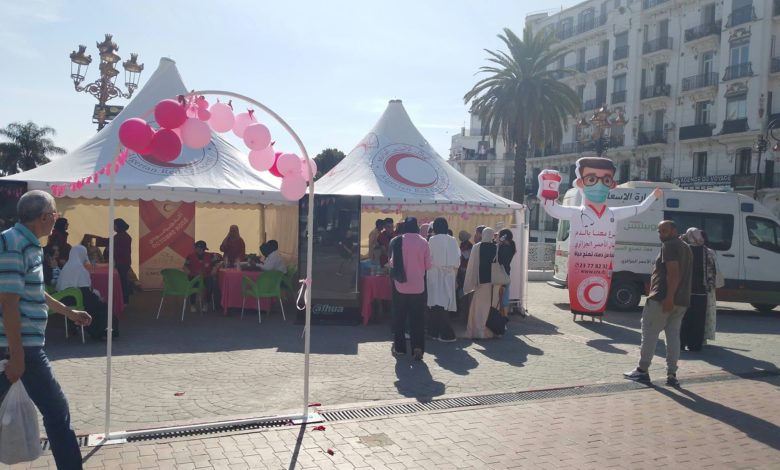 Grande-Poste Campaign Promotes Blood Donation for 'Octobre Rose'