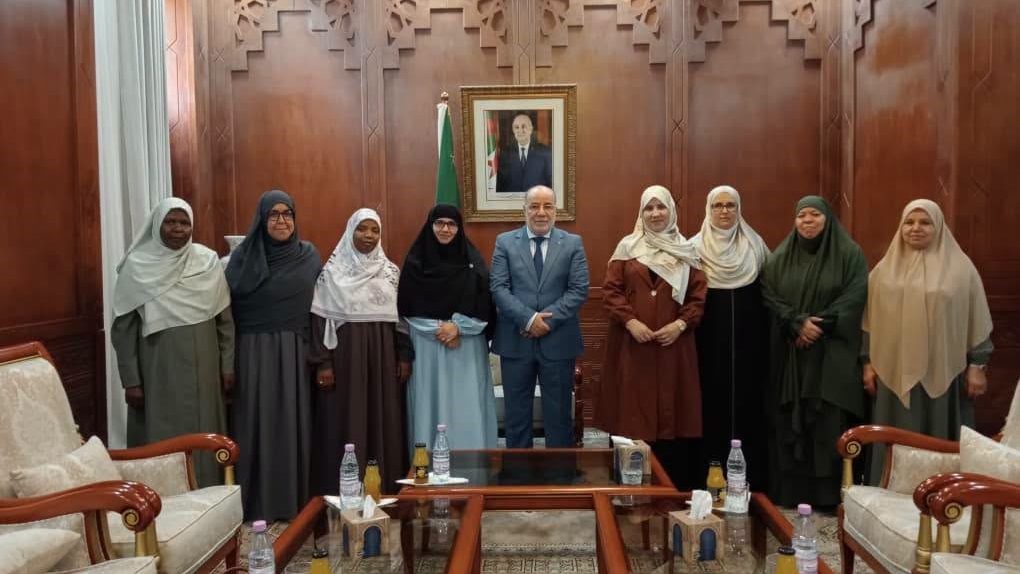 Minister Belmehdi Welcomes Al-Azhar-Bound Religious Advisors