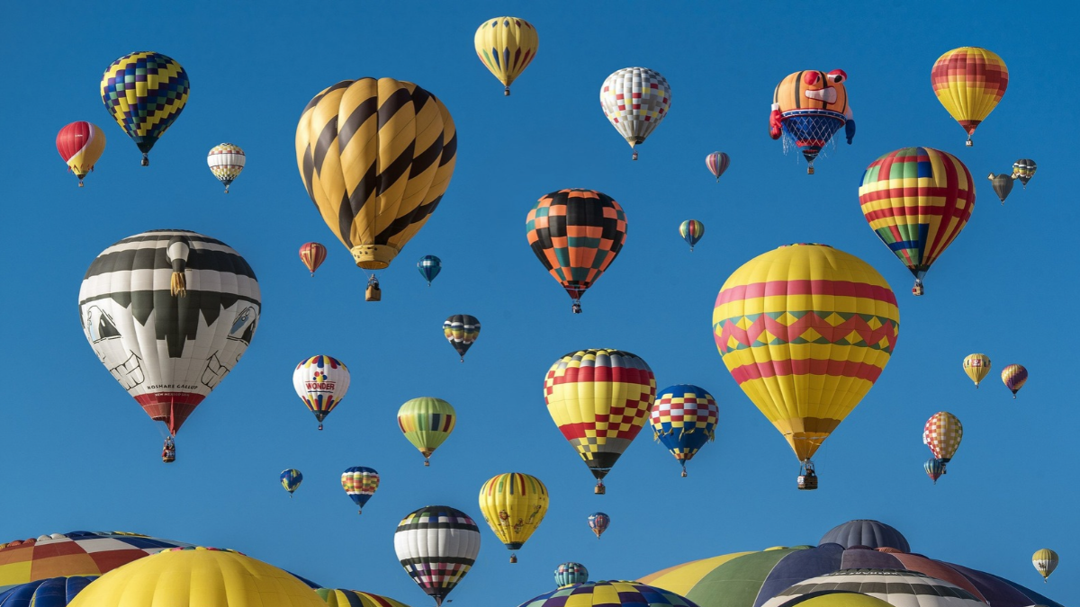 First International Balloon, Kite Festival Takes Flight in Timimoun